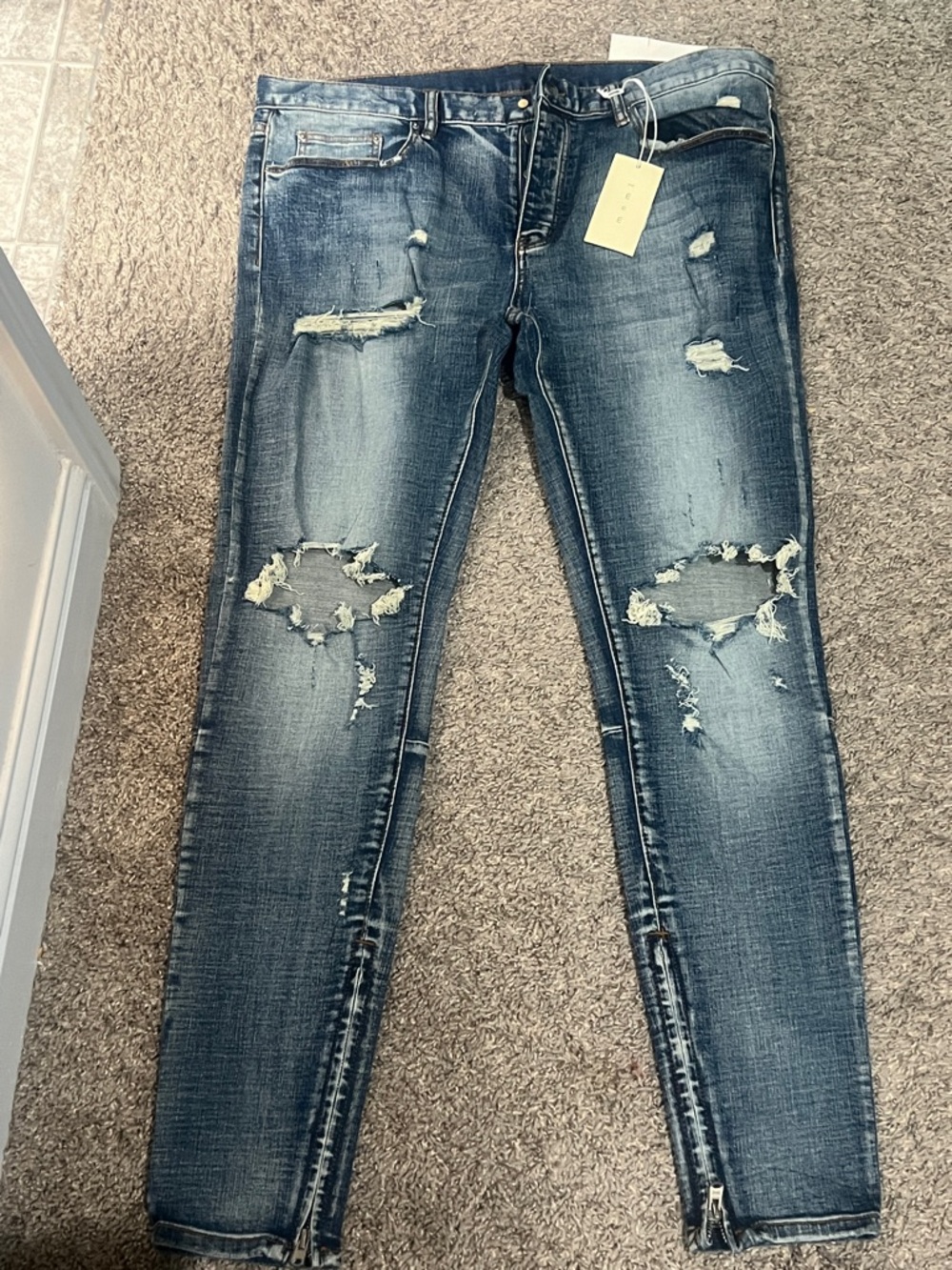 Distressed Dark Blue Men’s Skinny Jeans
